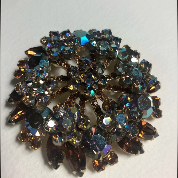 Juliana Vintage Brooch- Measures 2.5 Inches - Picture 4 of 5